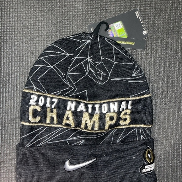 NWT Nike NCAA Alabama Football 2017 National Championship Knit Beanie - Picture 2 of 6